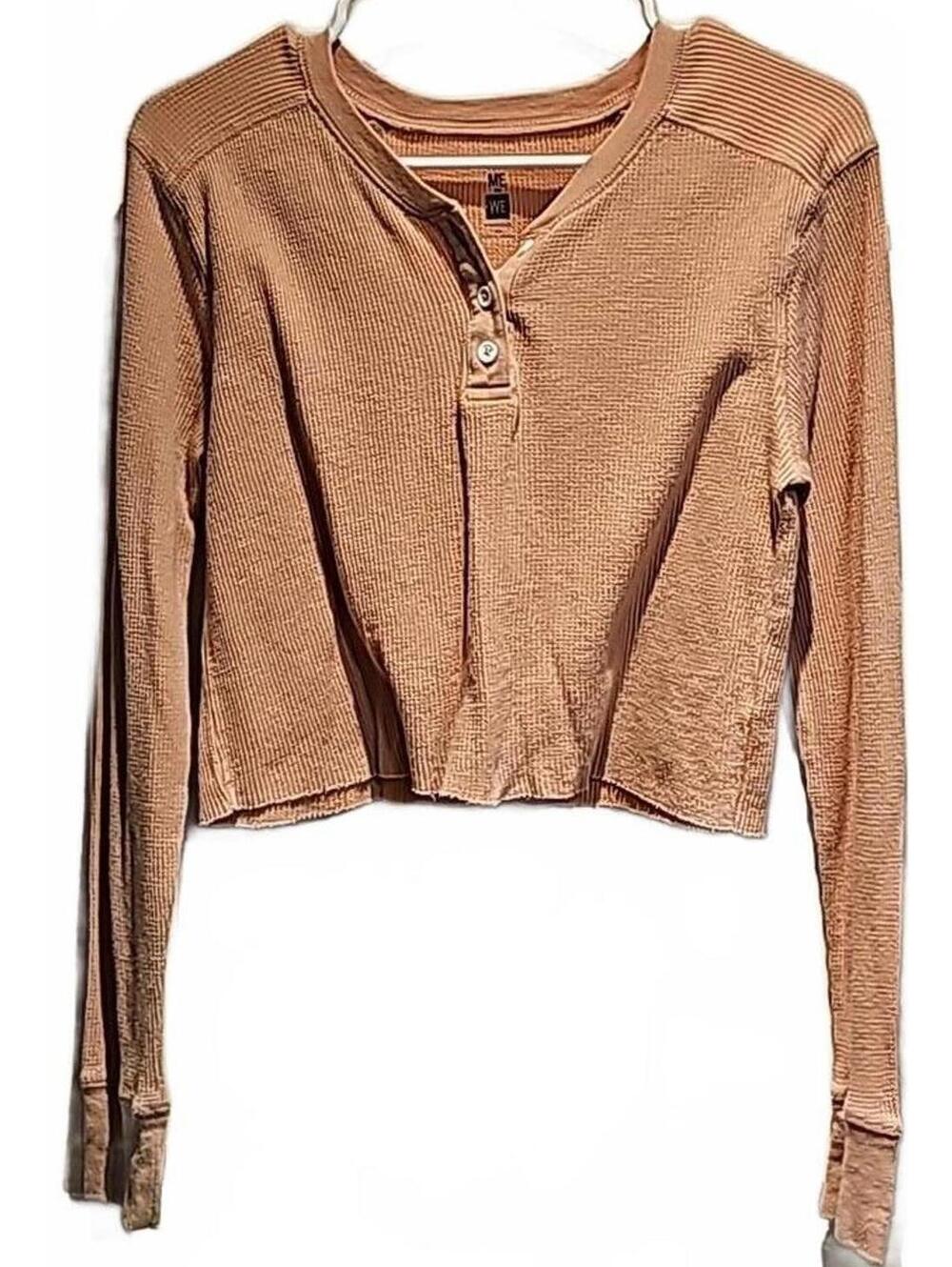 Me to We cropped henley size XS